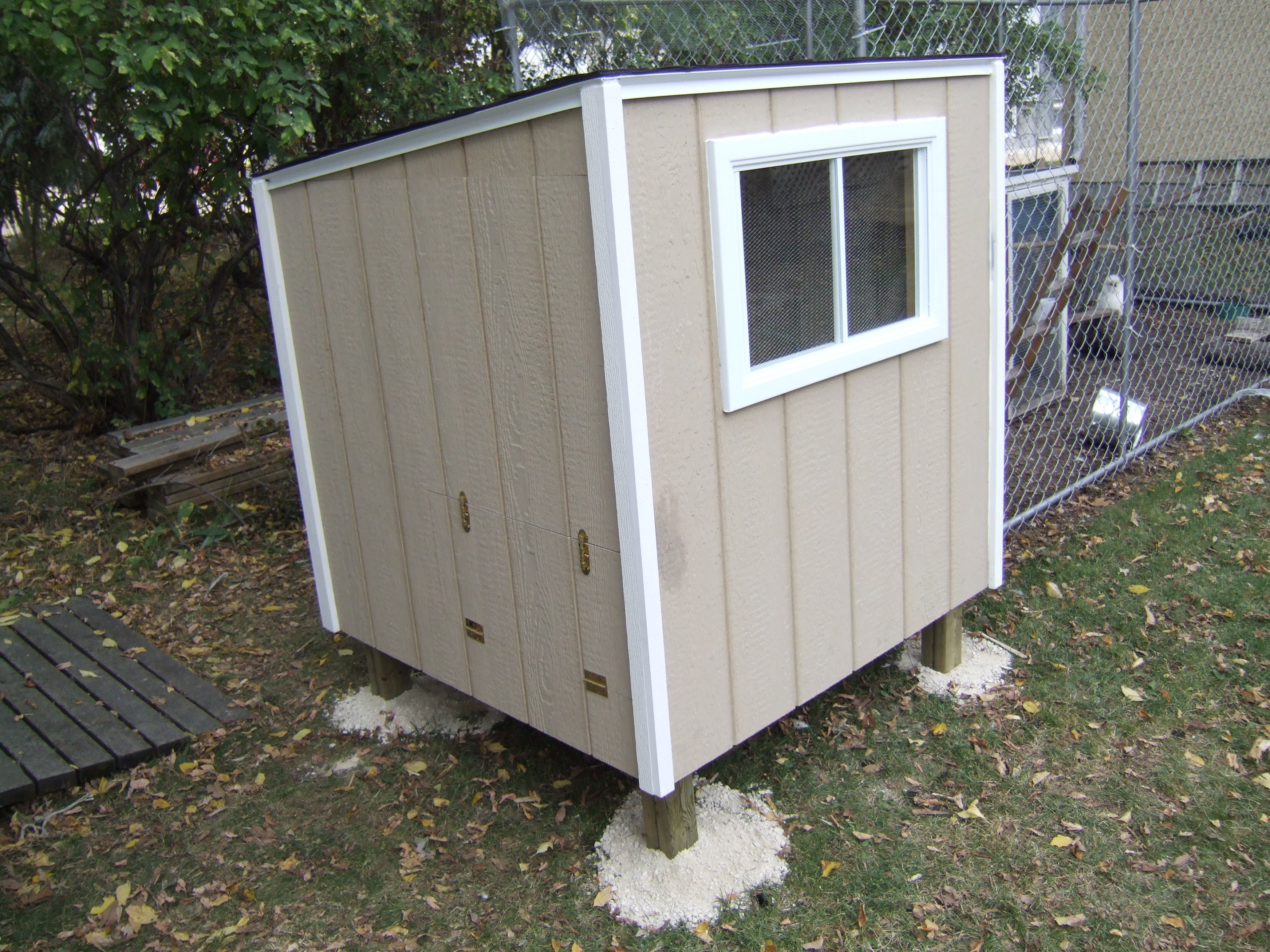 /img/Chicken-Coop02-3488x2616.jpg