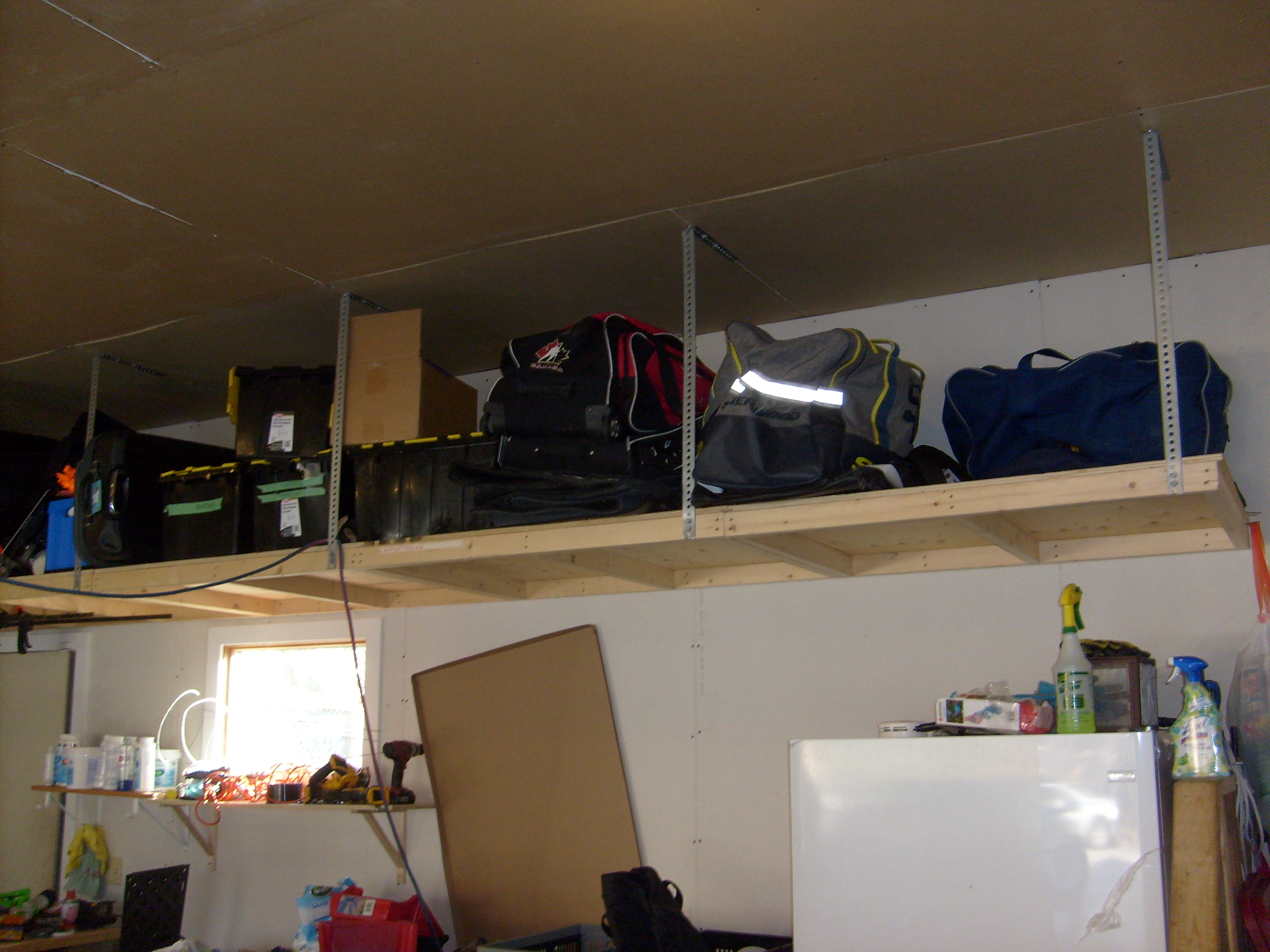 /img/garage-shelves1.jpg