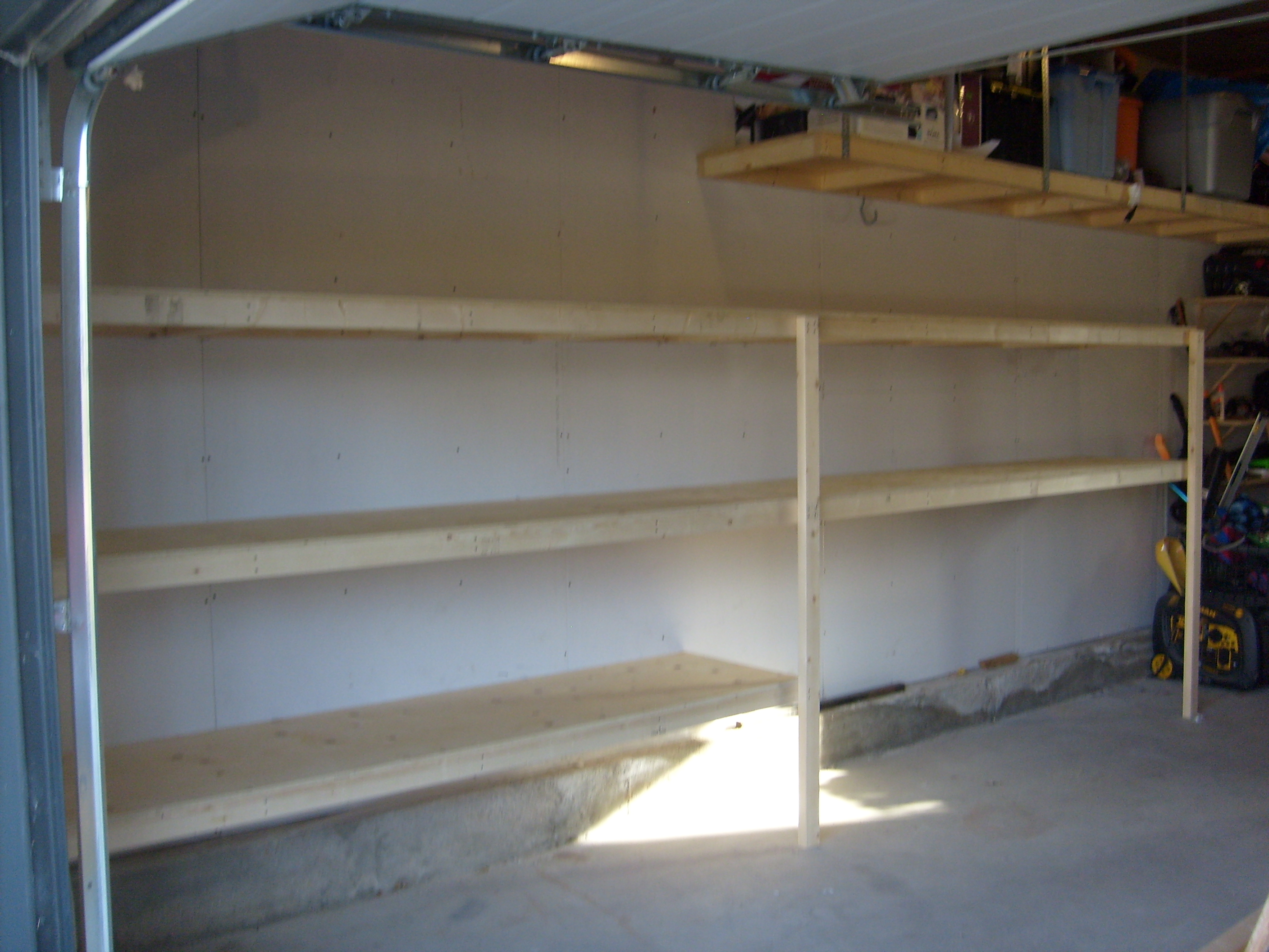 /img/garage-shelves6.jpg